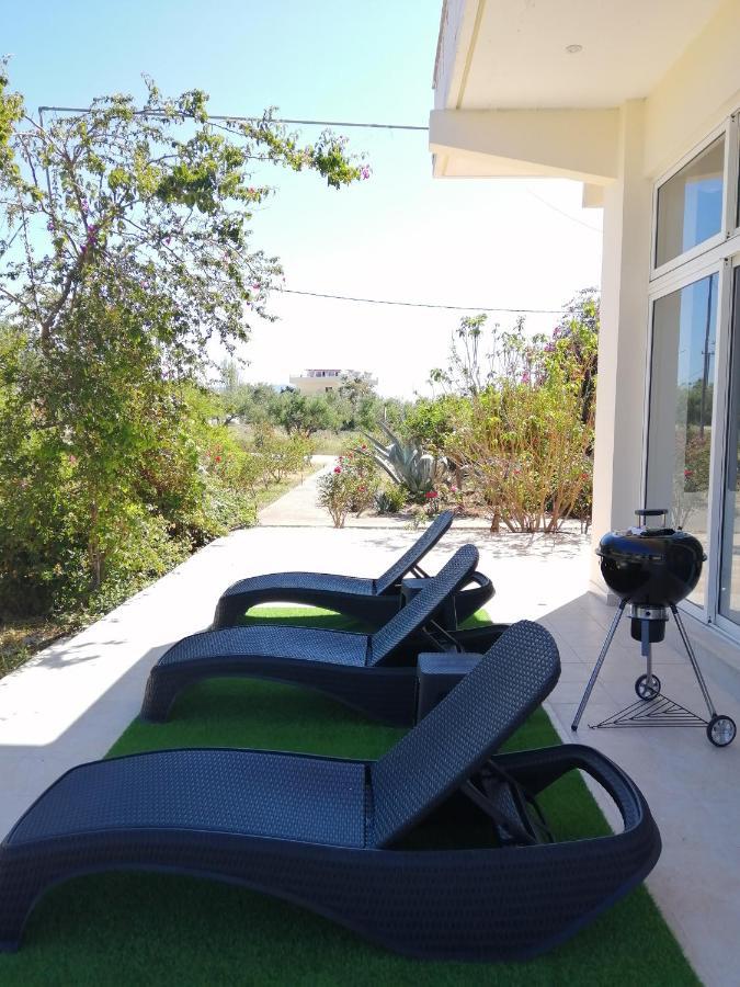 Spacious Beach House Theologos Exterior photo